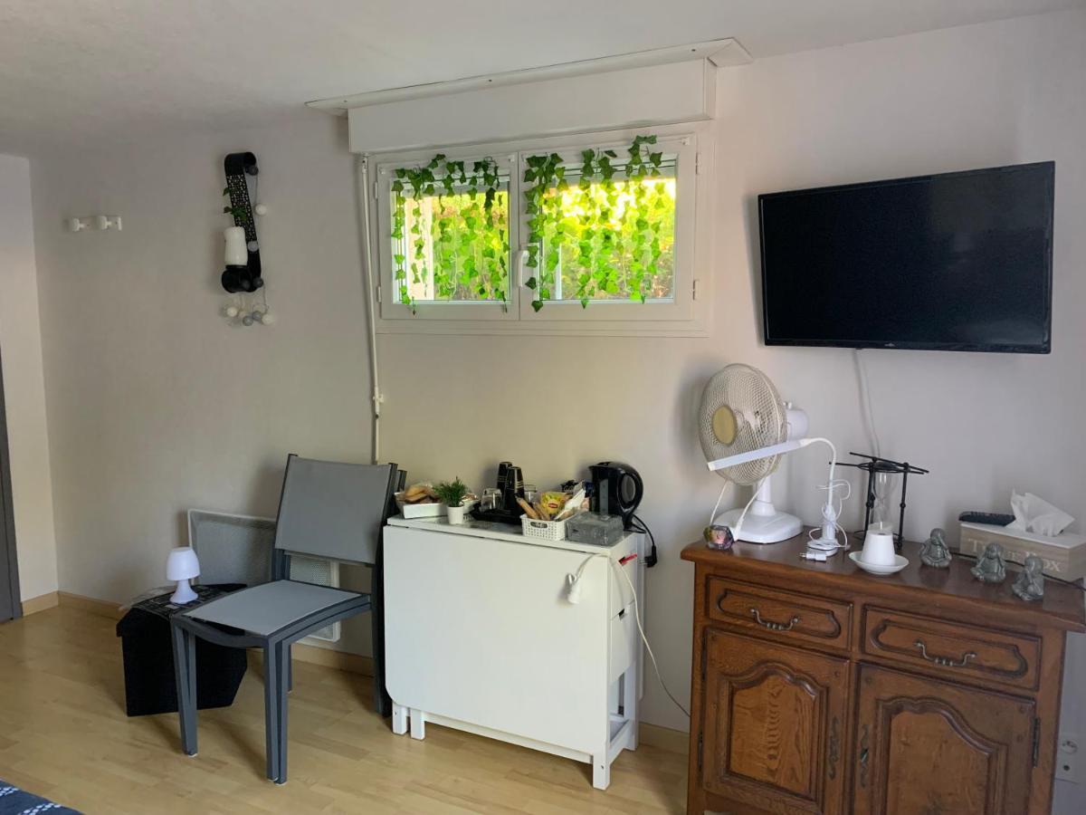 Une Agreable Chambre Independante Rilhac-Rancon Exterior photo
